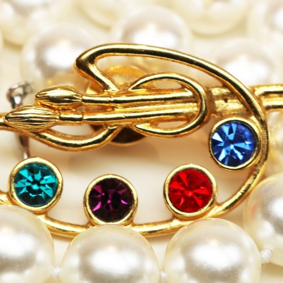 Avon Jewelry - 🥳👑 HOST PICK!✨🎨 VINTAGE Artist's Pallete Crystal Brooch by AVON 📣👑✨